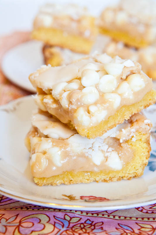 Recipe: White Chocolate Vanilla Marshmallow Cake Bars